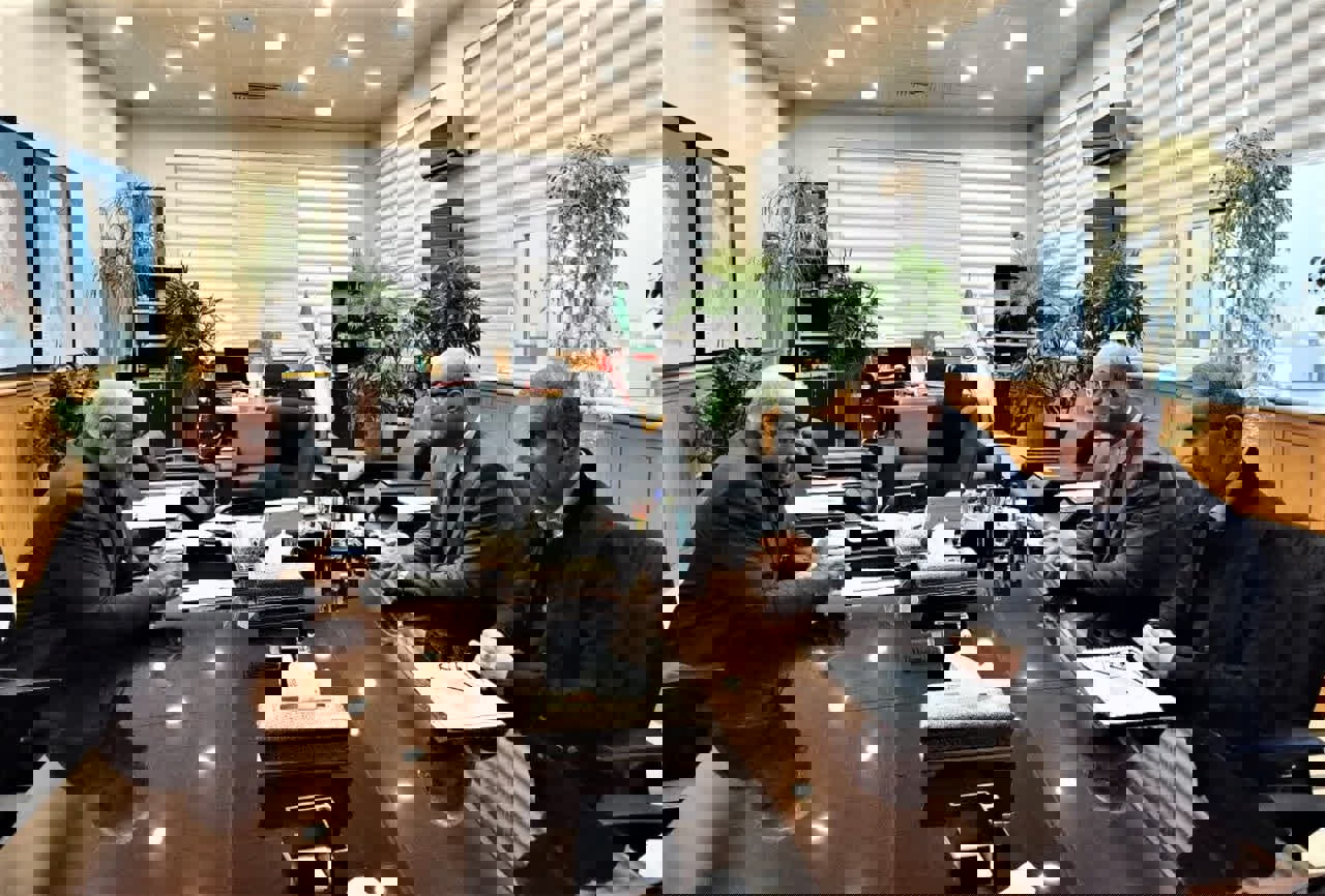 پیگیری پروژه‌های کلان حمل‌ونقل کرمانشاه در دیدار ملی