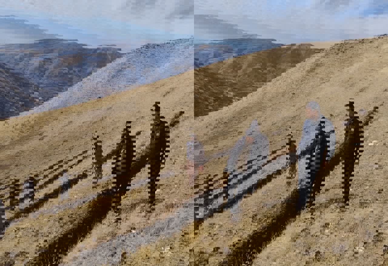 آغاز عملیات بانکت‌بندی و اصلاح اراضی در روستای مروارید کامیاران