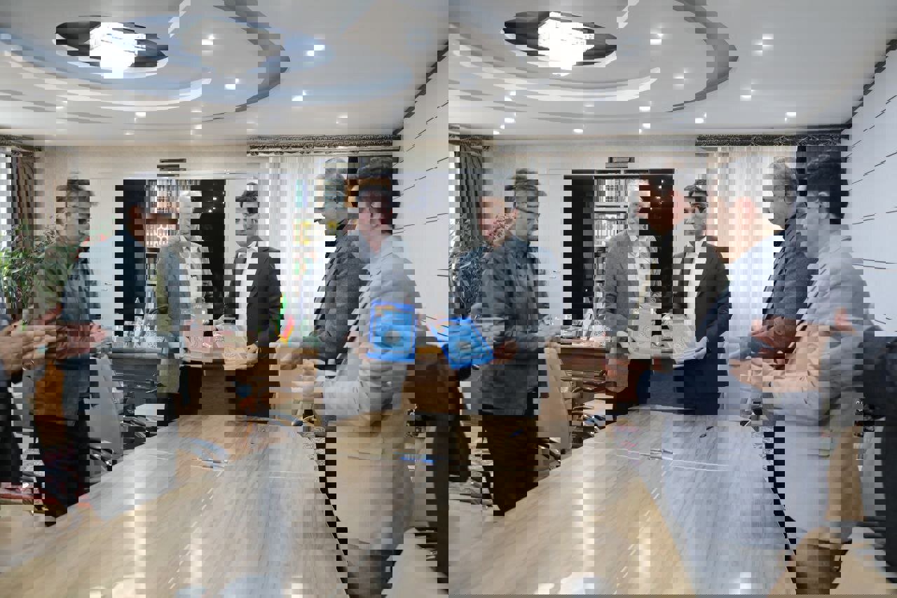 امضای تفاهم‌نامه تأسیس آکادمی تخصصی بسکتبال در سنندج