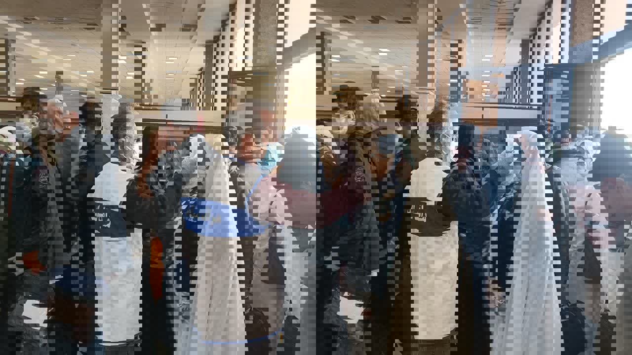 پایش بهداشتی بازگشت زوار عمره در فرودگاه کرمانشاه