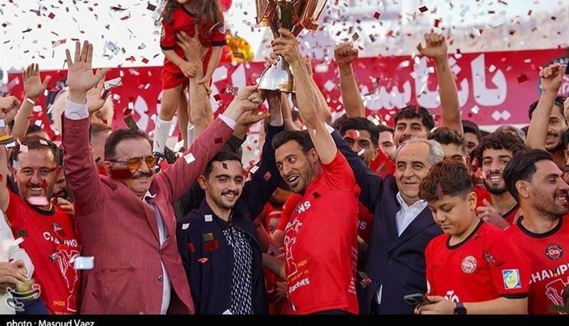 بازی‌های خطرناک و نخ‌نما شده مالک تراکتور