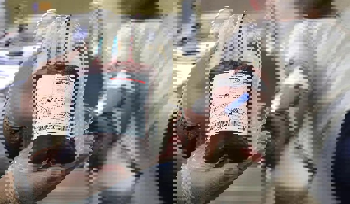 استقرار تیم سیار انتقال خون در اسلام‌آبادغرب برای اهدای خون