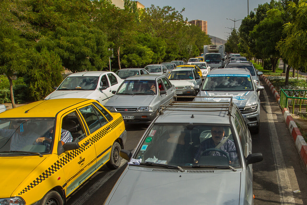 خطوط ویژه حمل‌ونقل عمومی در معابر اصلی سنندج ساماندهی می‌شود