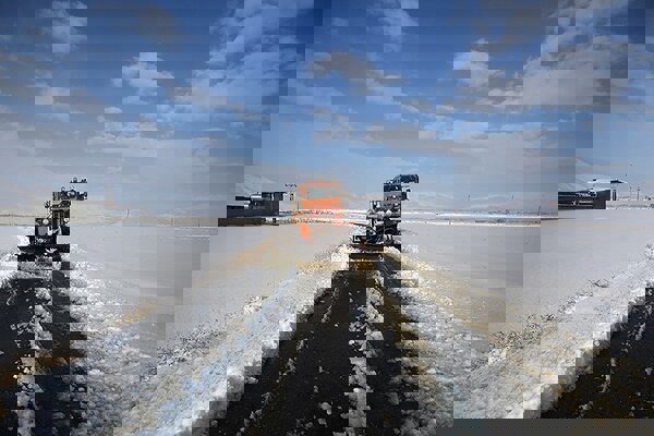 اسکان اضطراری ۶۰ مسافر در راهداری گردنه ژالانه