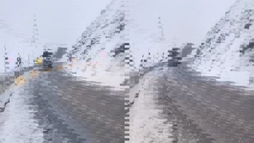 عملیات برف‌روبی در محور کوهستانی ثلاث‌باباجانی به جوانرود