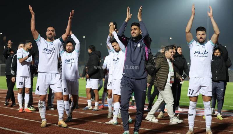 جشن رختکن گل‌گهری با رهبری گروسیان و علیزاده!