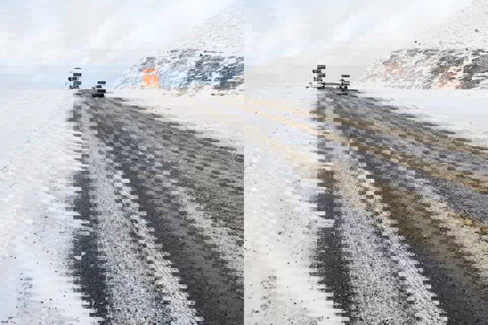 محورهای مواصلاتی پاوه با وجود بارش سنگین برف باز است