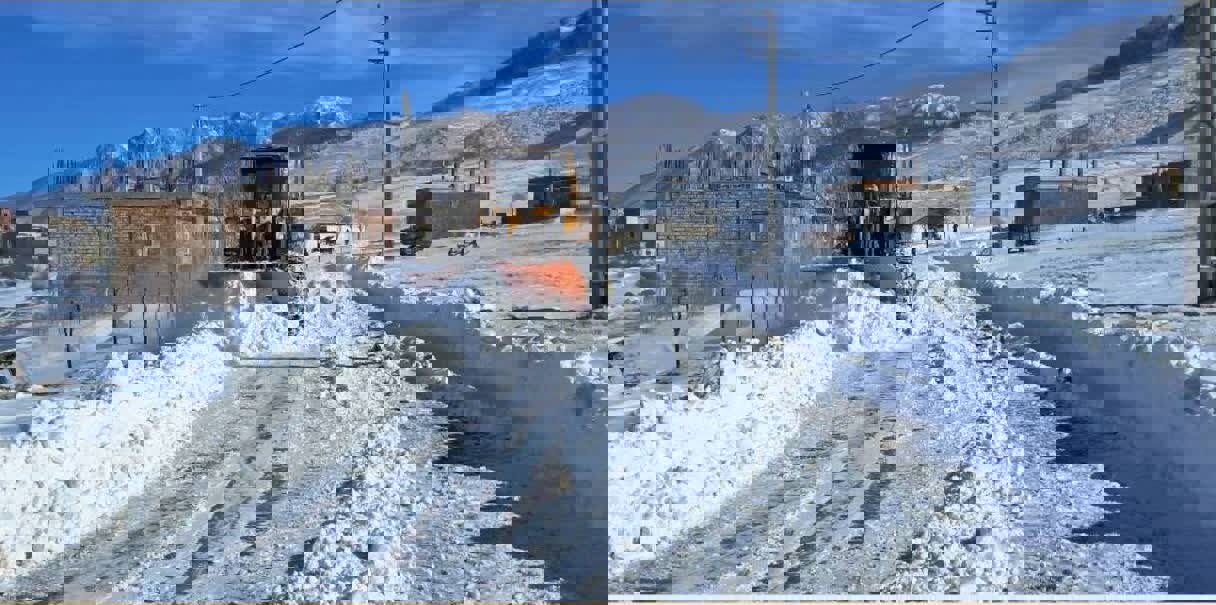 برف‌روبی ۱۶۷۰ کیلومتر باند جاده‌ای در کرمانشاه