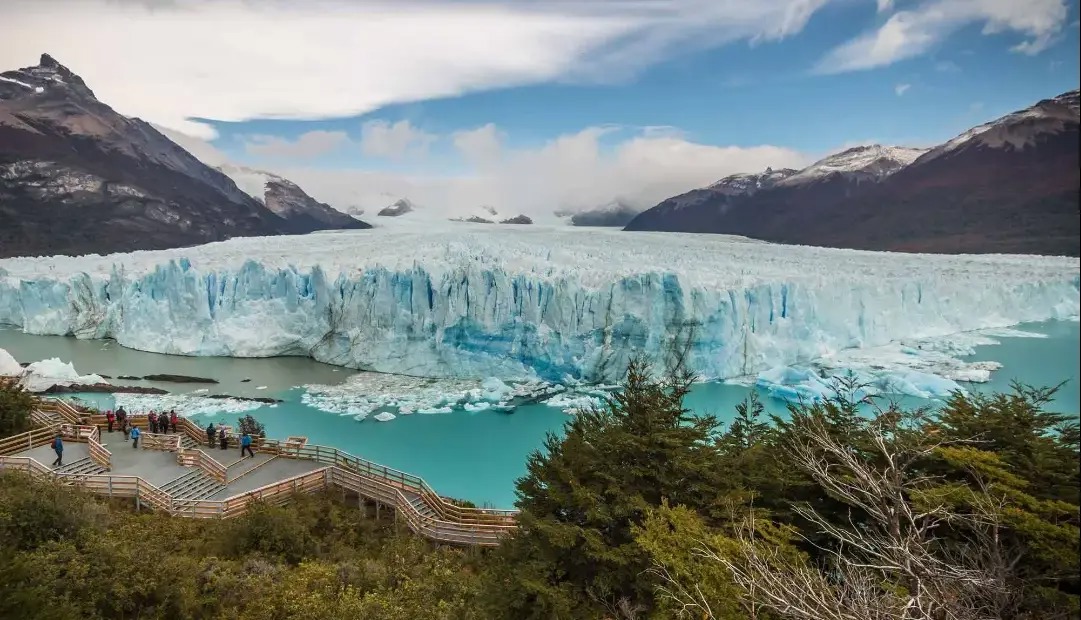 تماشا کنید: تلاقی شگفت‌انگیز یخچال طبیعی، دریاچه و رودخانه در آرژانتین
