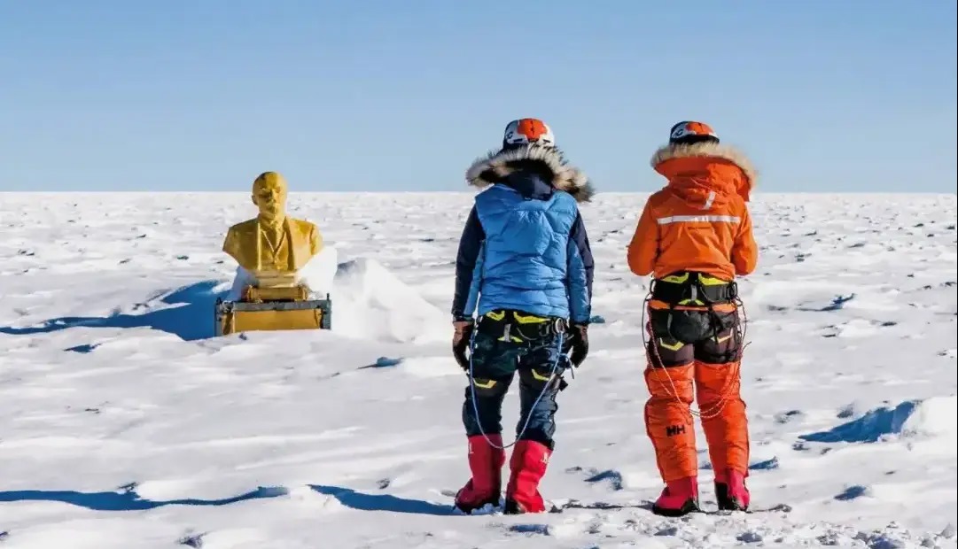 کاوشگران کایت‌سوار جنوبگان در دل یخ‌ها با صحنه‌ای غیرمنتظره روبرو شدند