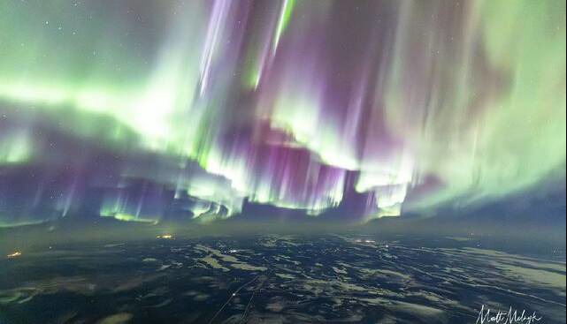 نمایش شفق قطبی از دید یک خلبان