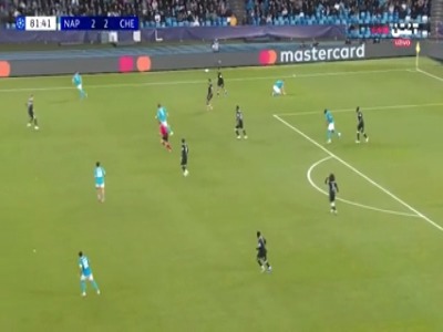 گل سوم چلسی به ناپولی توسط ژائو پدرو