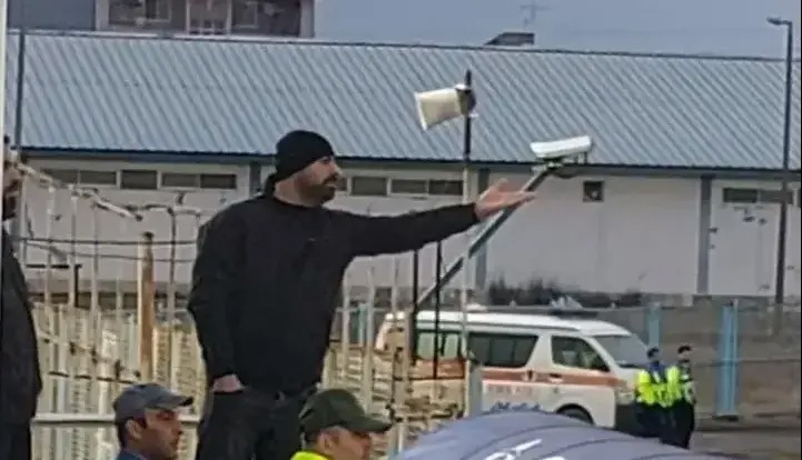 حضور مازیار روی سکوها قانونی بود