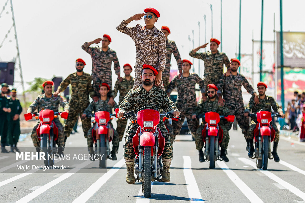 رژه موتوری نیروهای مسلح ۱۲ بهمن در کرمانشاه برگزار می شود