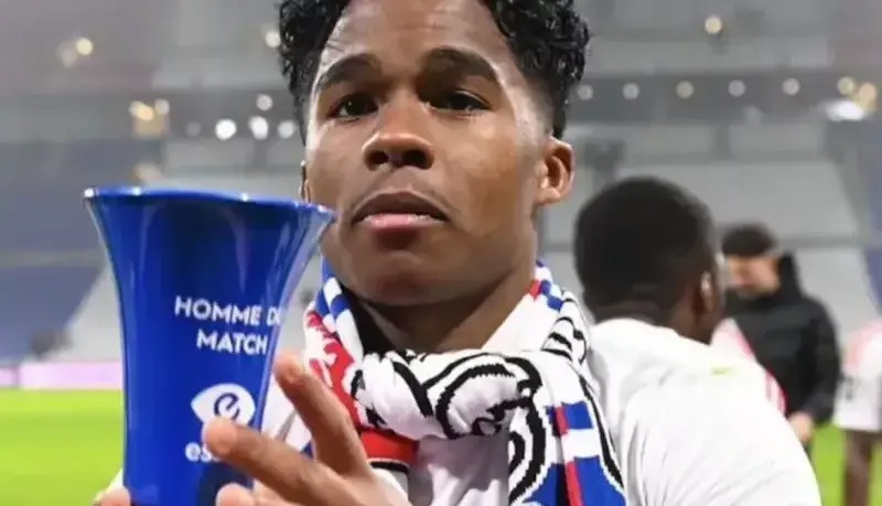 بازیکن ماه؛ زلزله اندریک در لوشامپیونه!