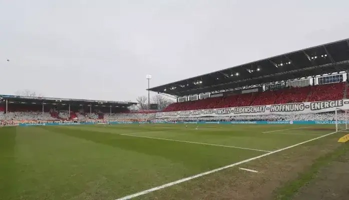 جذاب‌ترین طرح موزاییکی در دسته ۳ آلمان!