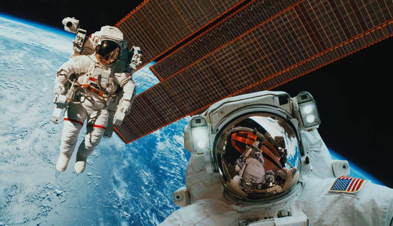 ۹ مورد عجیب از وسایل زمینی که به فضا فرستاده شدند