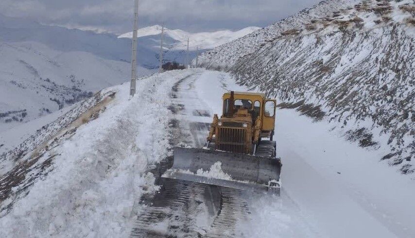 گردنه ژالانه در سروآباد بازگشایی شد/خطر وقوع بهمن