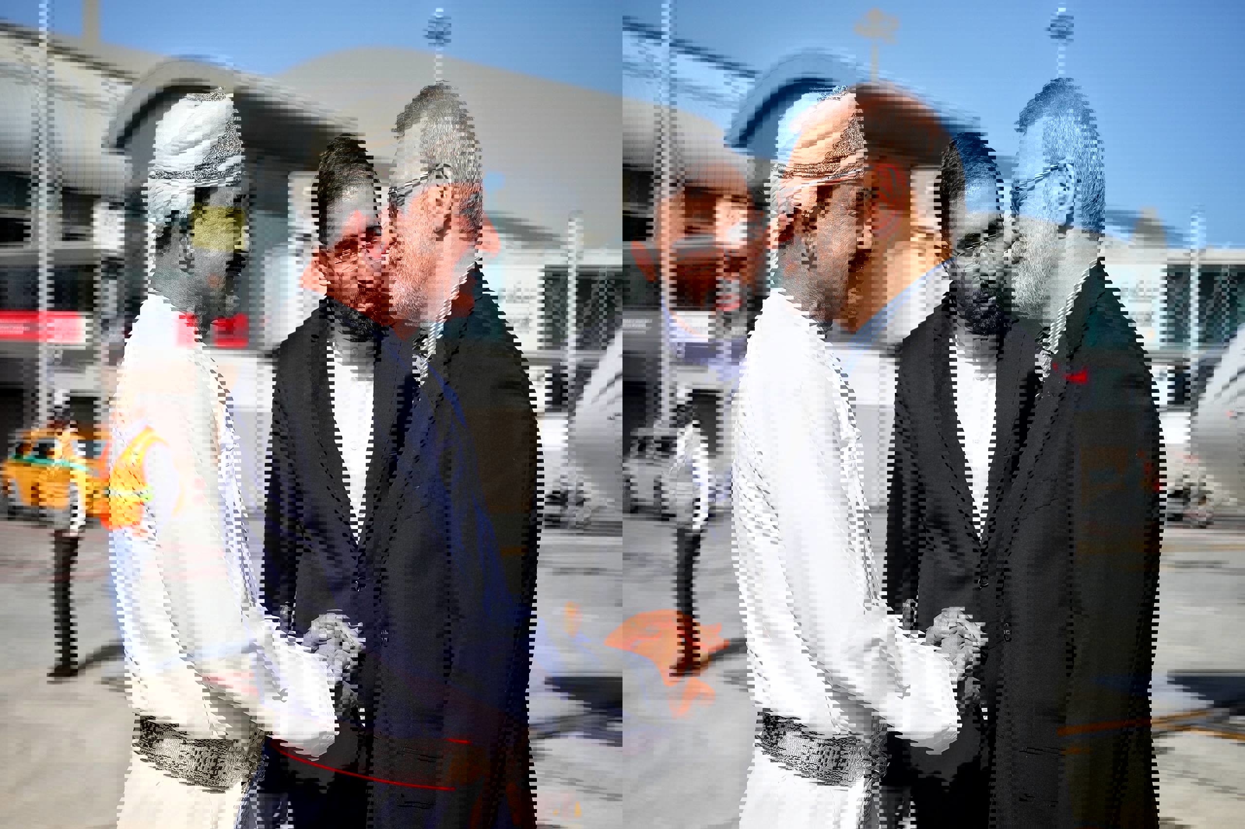 استقبال ارتشبد النعمانی شخصاً از لاریجانی استقبال کرد