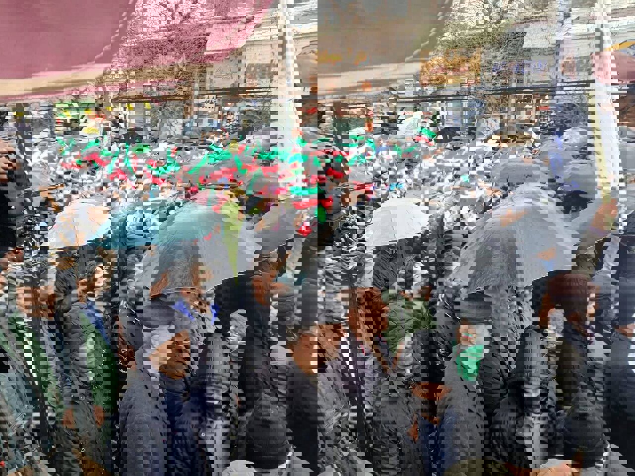 ۲۲ بهمن در سنندج؛ خیابان‌هایی که به نام انقلاب نفس می‌کشیدند