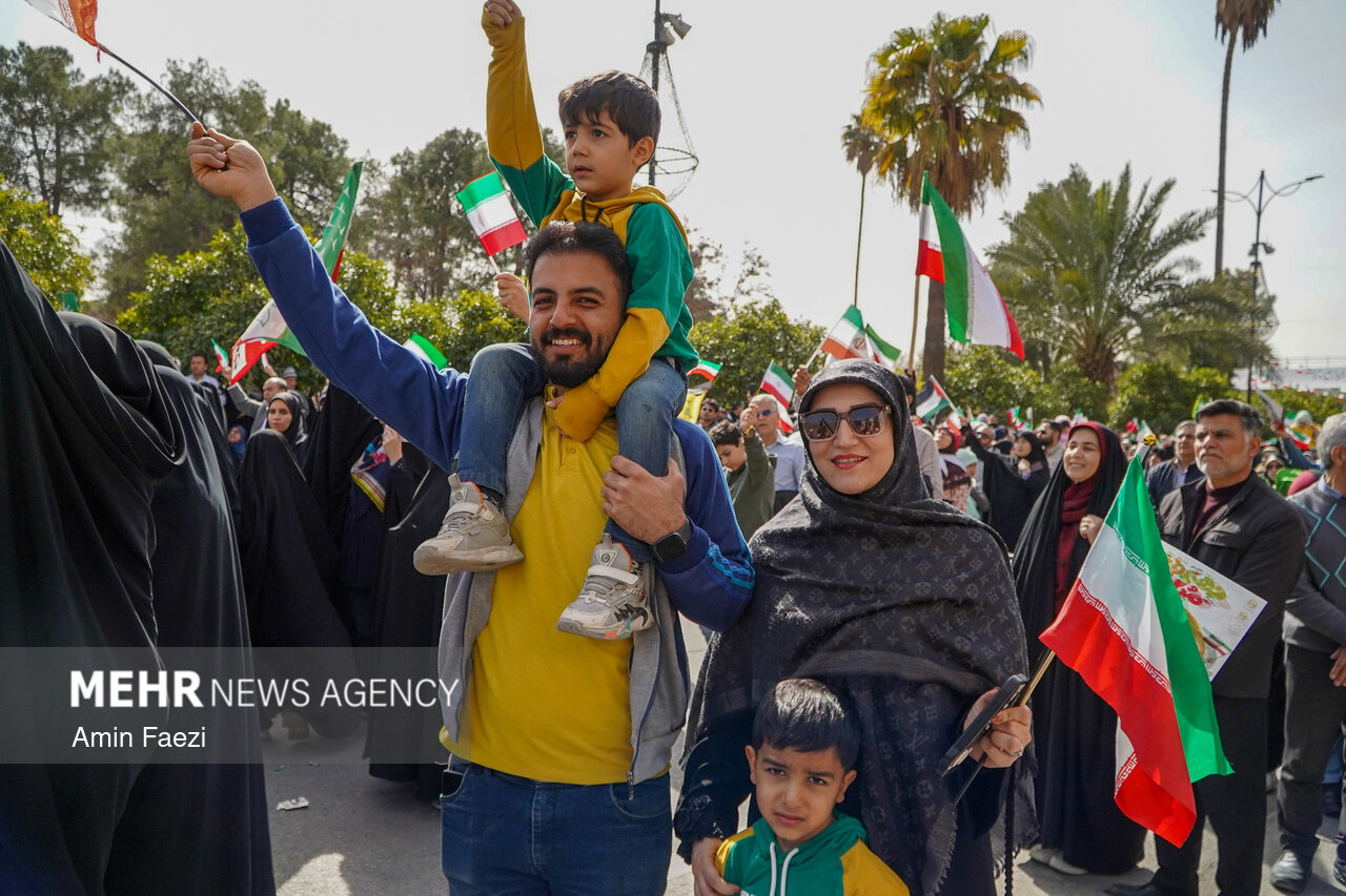 خروش «ایرانِ استوار» در راهپیمایی ۲۲ بهمن ثلاث‌باباجانی