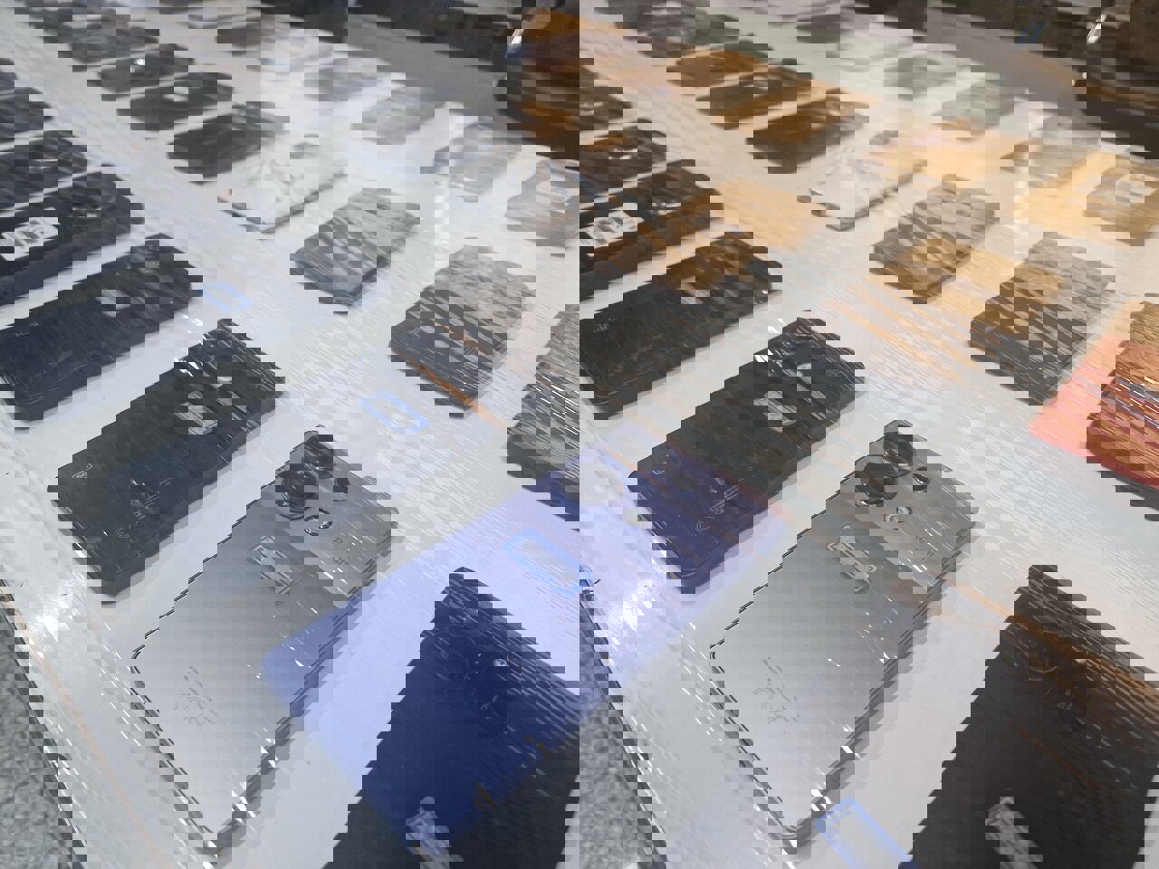 کشف ۱۷ دستگاه گوشی مسروقه در کرمانشاه