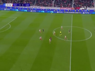 گل اول لورکوزن به المپیاکوس توسط شیک