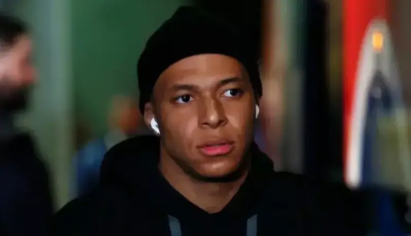 پی‌اس‌جی بالاخره به امباپه باج داد