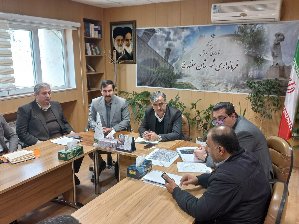 فرماندار سنندج: تأمین آب شرب شهر حسین‌آباد از سد آزاد در دستور کار قرار گرفت