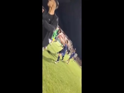 وقتی زمین فوتبال تبدیل به رینگ بوکس شد!