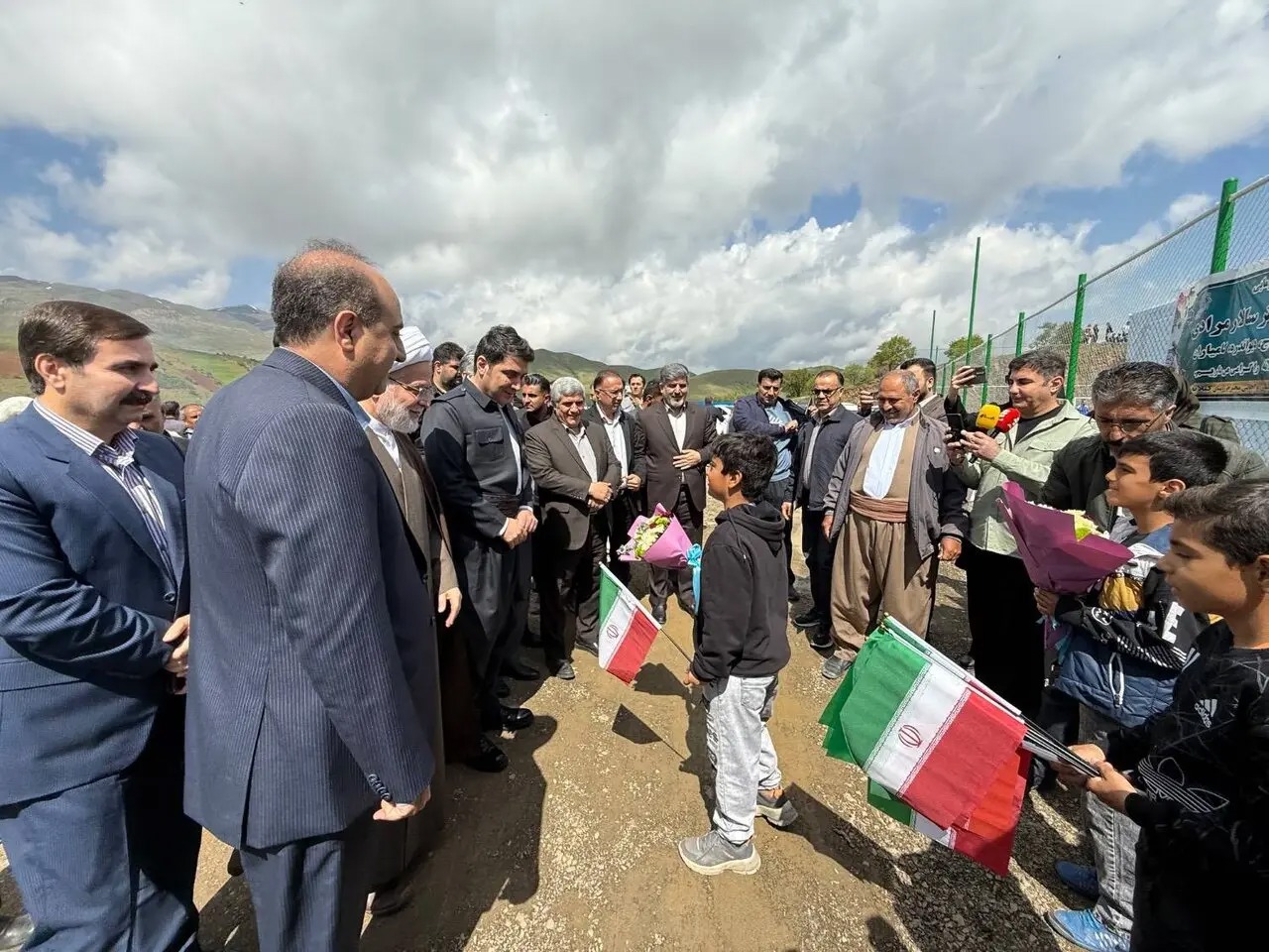 افتتاح زمین چمن مصنوعی فوتبال روستای کیلانه سنندج