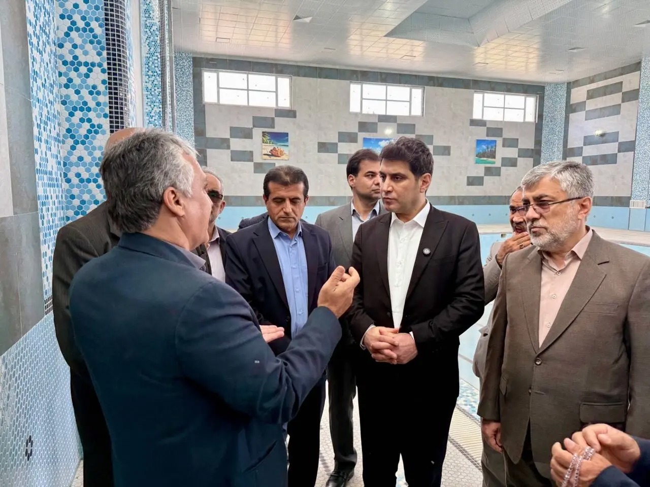 بازدید استاندار کردستان از مجموعه فرهنگی‌ ورزشی کارگران سنندج