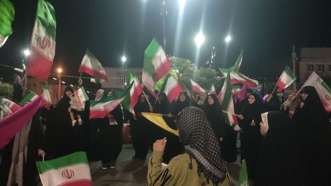 میدان‌داری کودکان سقزی در تجمع خیابانی