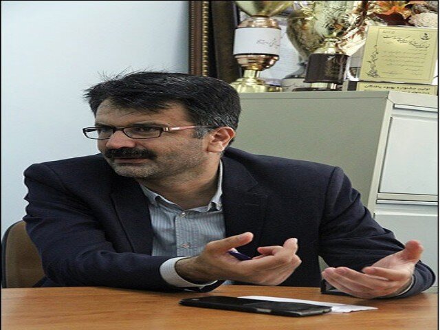 نماینده سقز و بانه: مشکلات کارگران و تولیدکنندگان باید ریشه‌ای حل شود