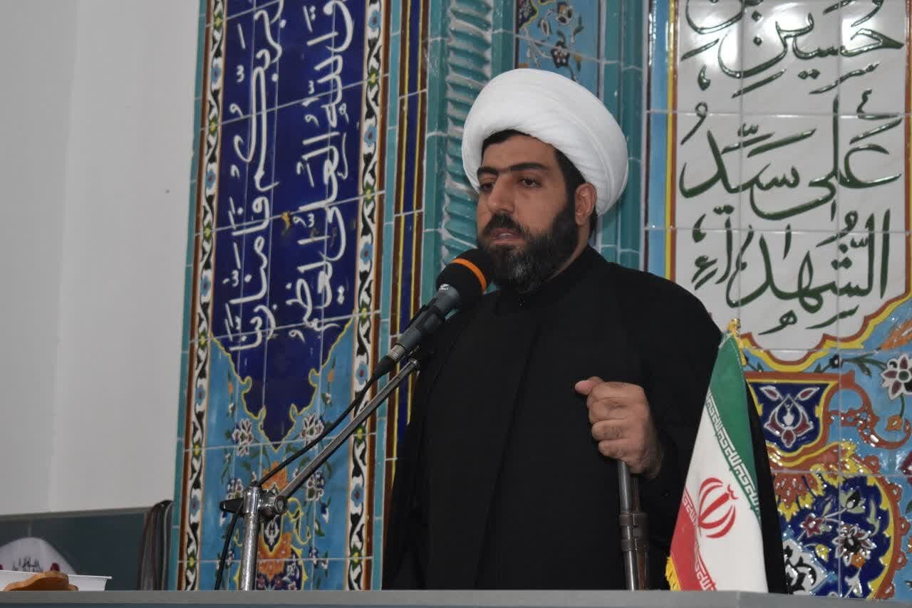 امام جمعه گیلانغرب: قدرت موشکی عامل زانو زدن آمریکا در برابر ایران است