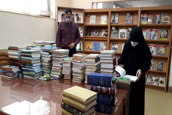حسنی‌خونسار: پویش اهدای کتاب به کتابخانه‌های روستایی کردستان آغاز شد