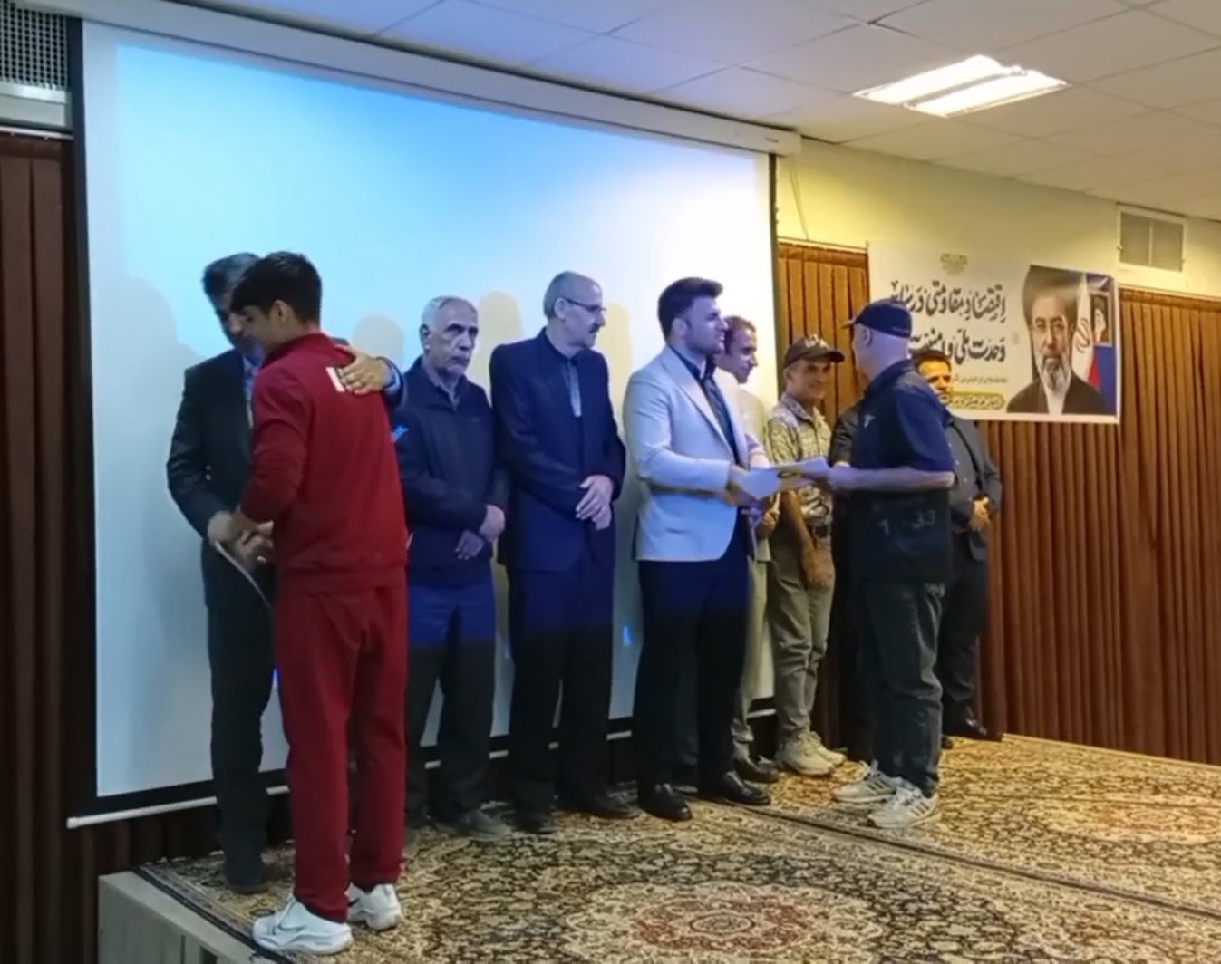 تجلیل از ورزشکاران و پیشکسوتان شهرستان قروه با حضور نماینده مجلس