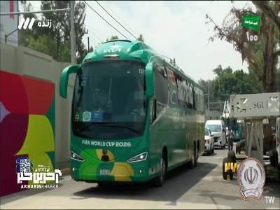 حضور بازیکنان تیم ملی فوتبال آفریقای جنوبی در ورزشگاه پیش از شروع دیدار با مکزیک