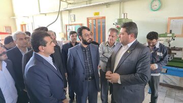 مشاور وزیر کار بر ارتقای زیرساخت‌های مهارتی کردستان تأکید کرد