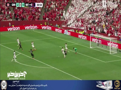 پس از بازبینی وی‌ای‌ار پنالتی پس گرفته، بازیکن قطر اخراج، و ضربه آزاد اعلام شد