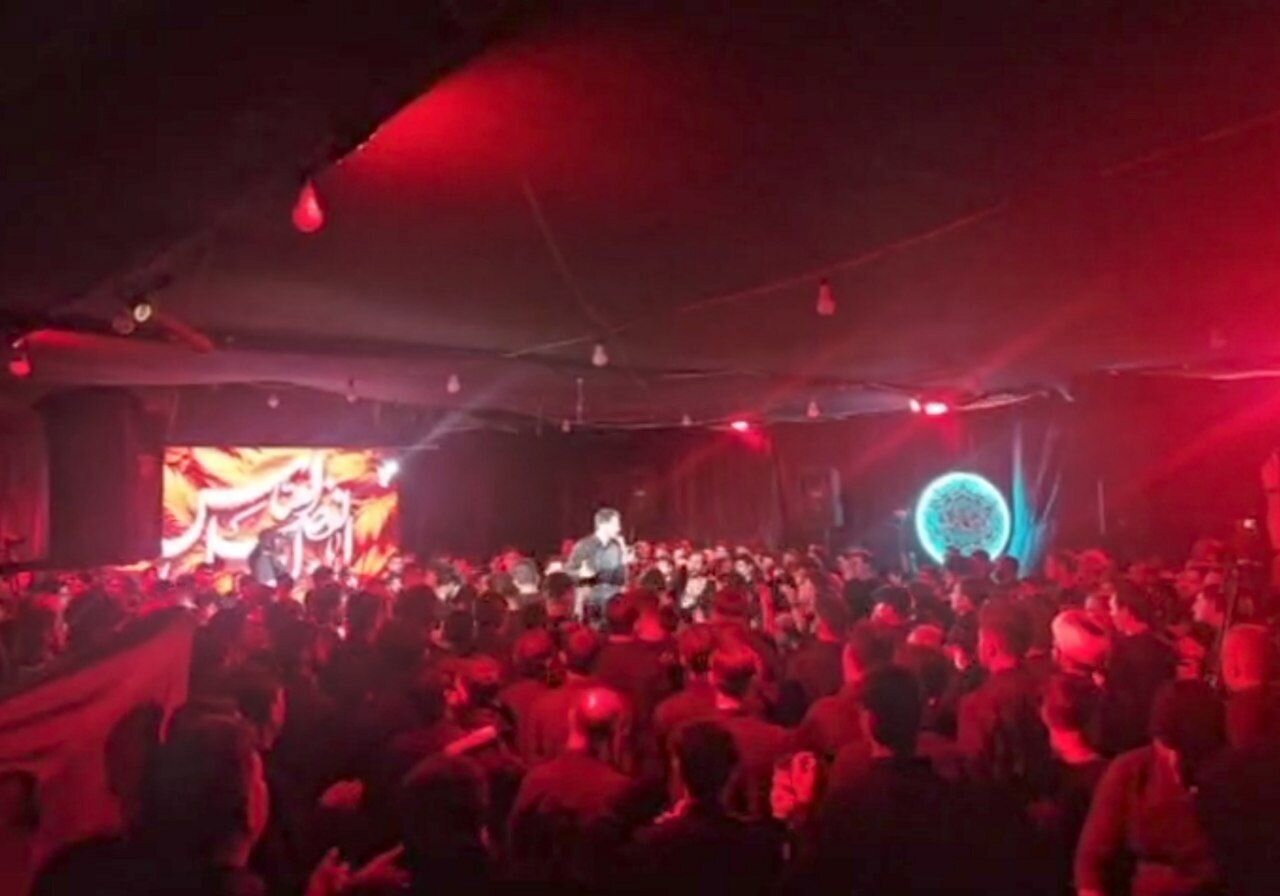 عزاداری جوانان سریش‌آبادی در شب تاسوعای حسینی