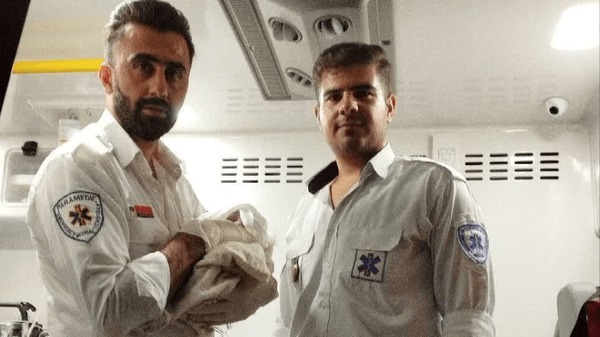 تولد نوزاد عجول داخل آمبولانس در جاده‌های نقطه صفر مرزی کرمانشاه