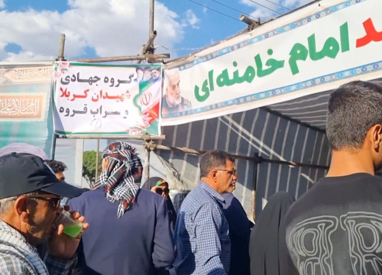 پذیرایی مواکب قروه از کاروان‌های شهرهای  کردستان در بدرقه رهبر شهید