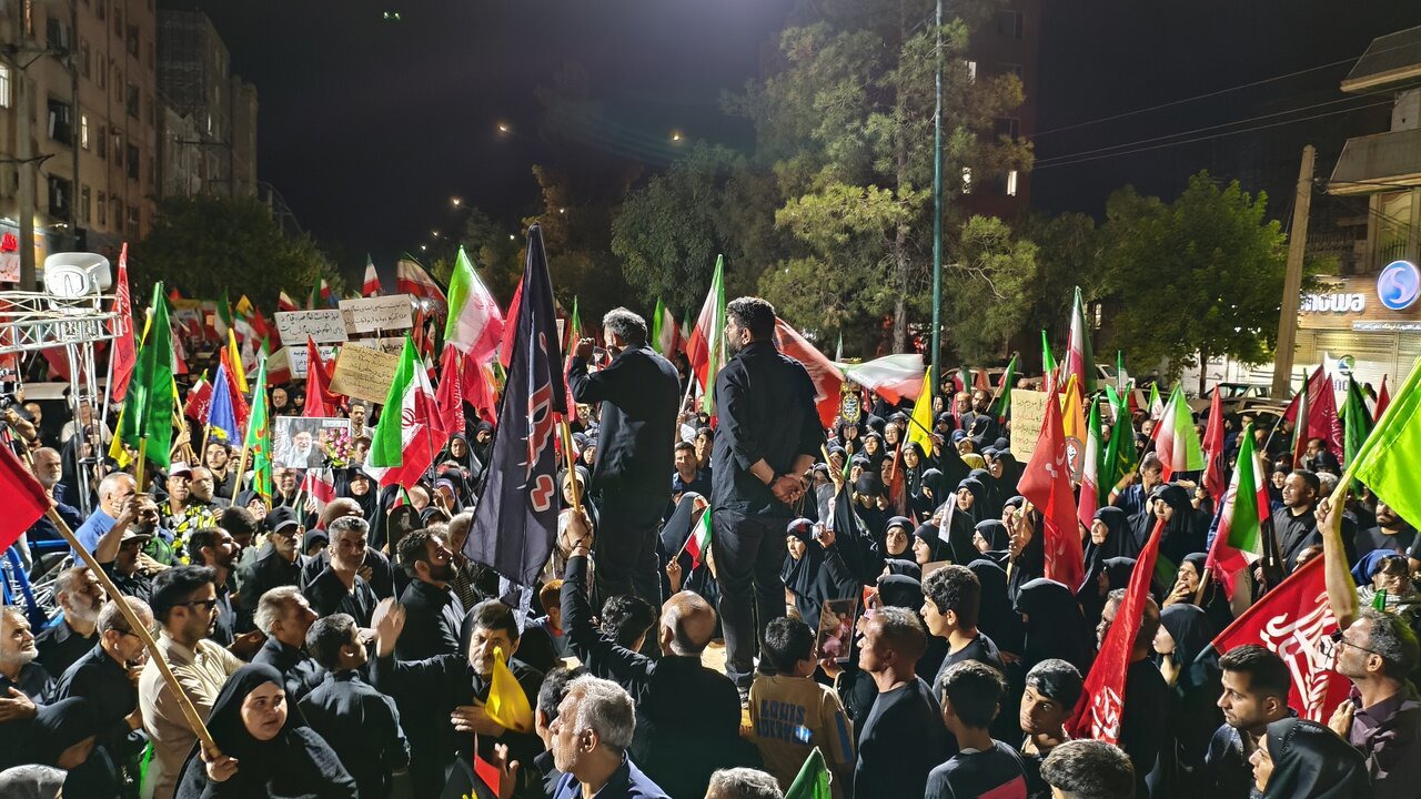 مردم کرمانشاه در سوگ رهبر شهید انقلاب عزاداری کردند