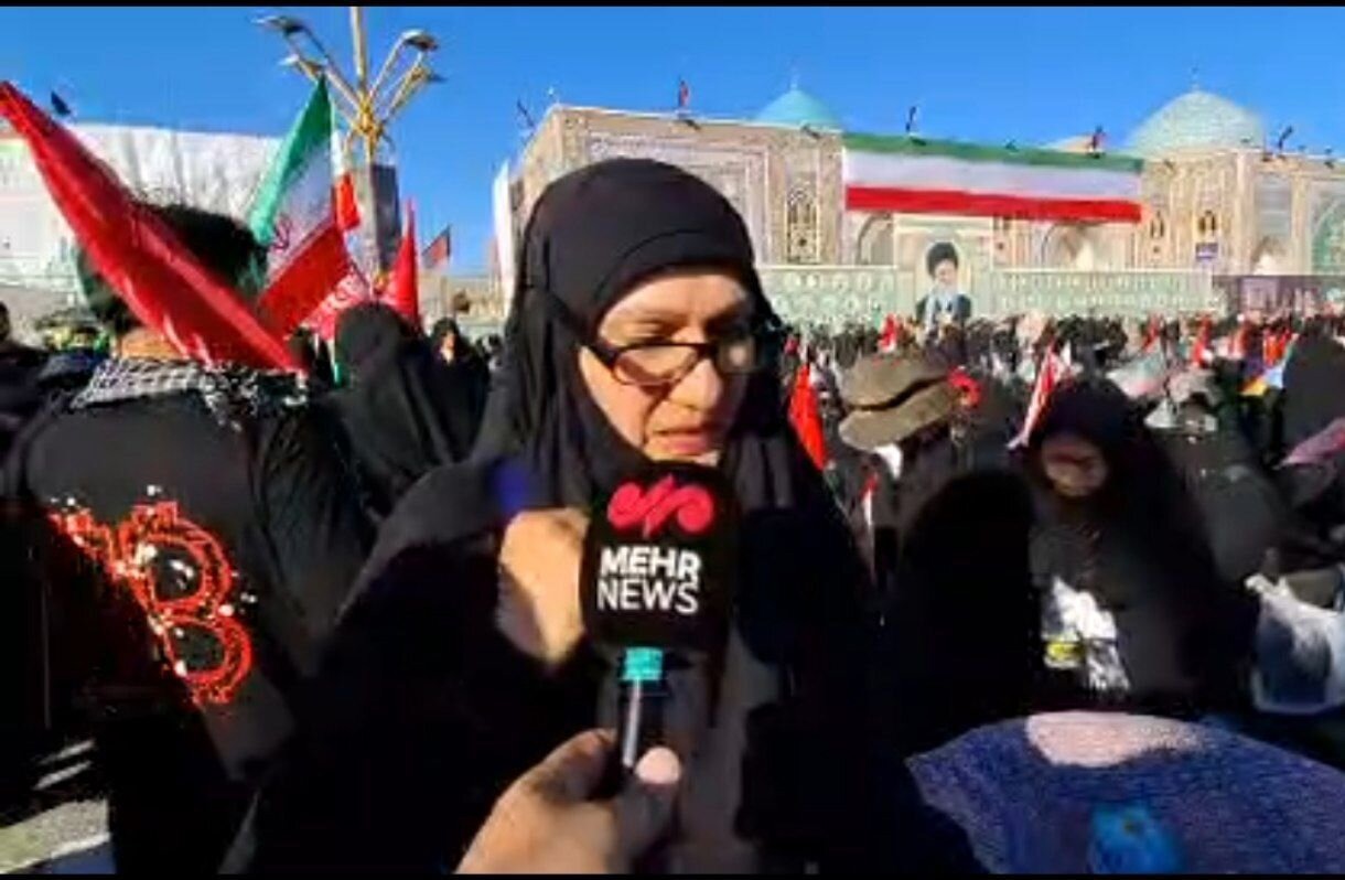 تجدید بیعت زائران شیعه و سنی با رهبر انقلاب؛«جان‌فدای رهبرمان هستیم»