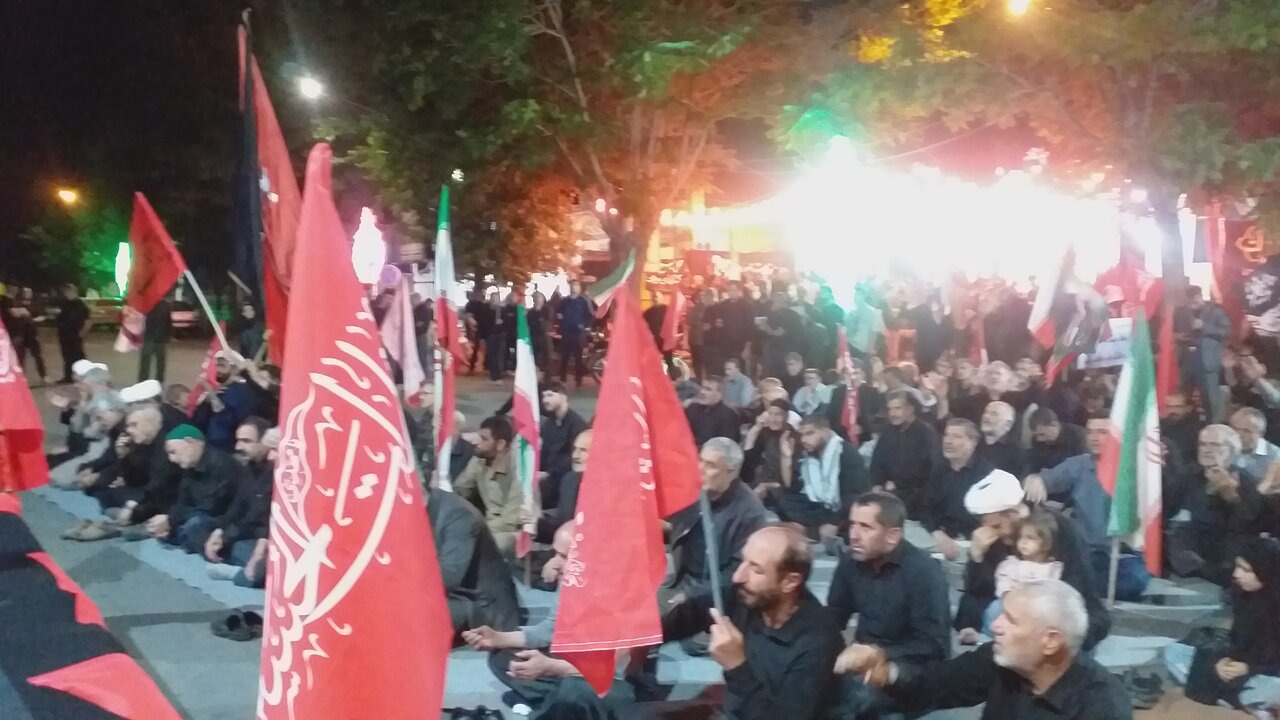 اجتماع مردم دیار گروس در بزرگداشت رهبر شهید انقلاب برگزار شد
