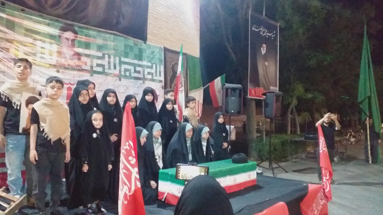 گروه سرود «حاج قاسم» بیجار در سوگ رهبر شهید انقلاب هم‌نوا شد