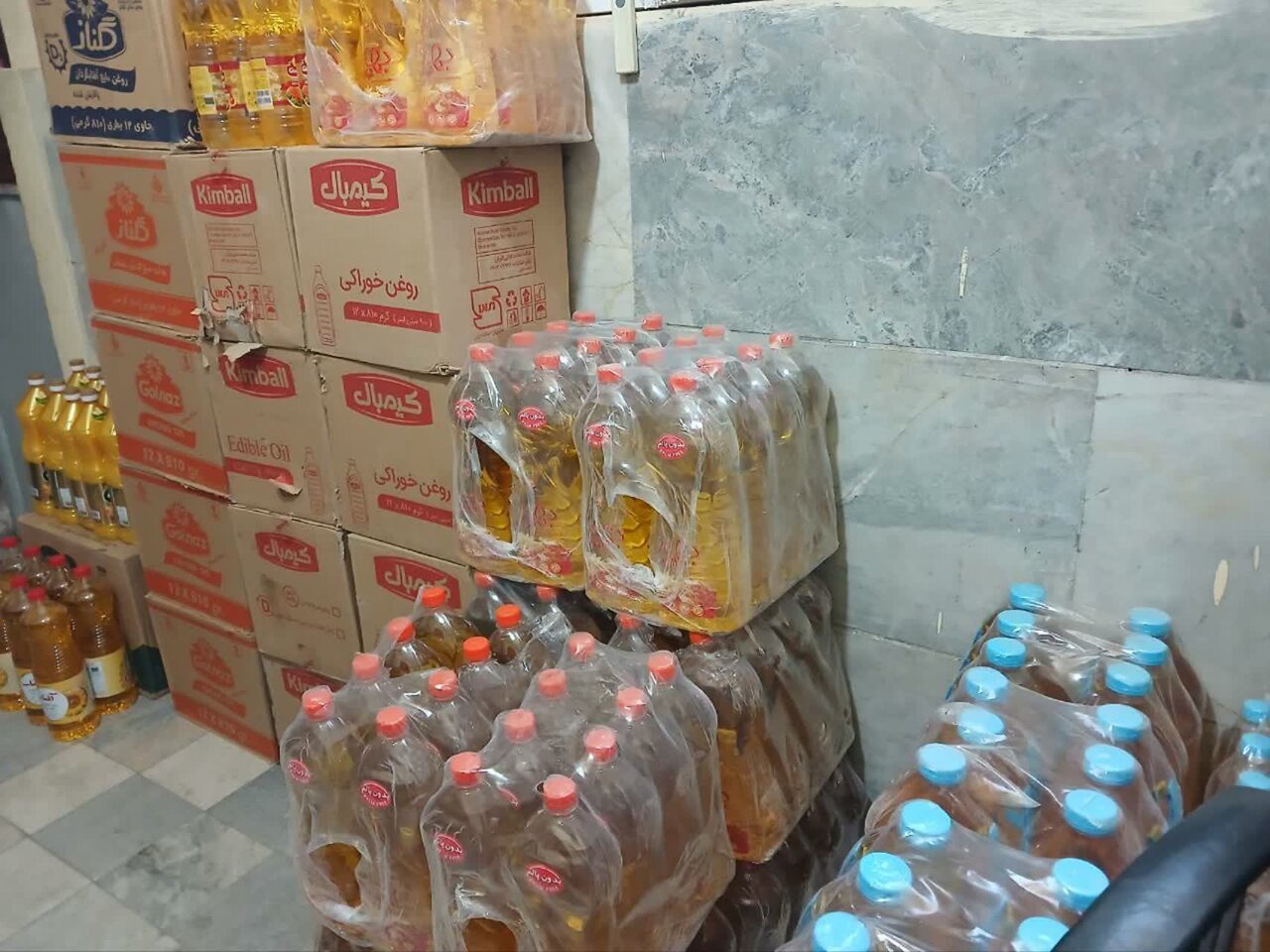۷ هزار لیتر روغن خوراکی قاچاق در کرمانشاه کشف شد