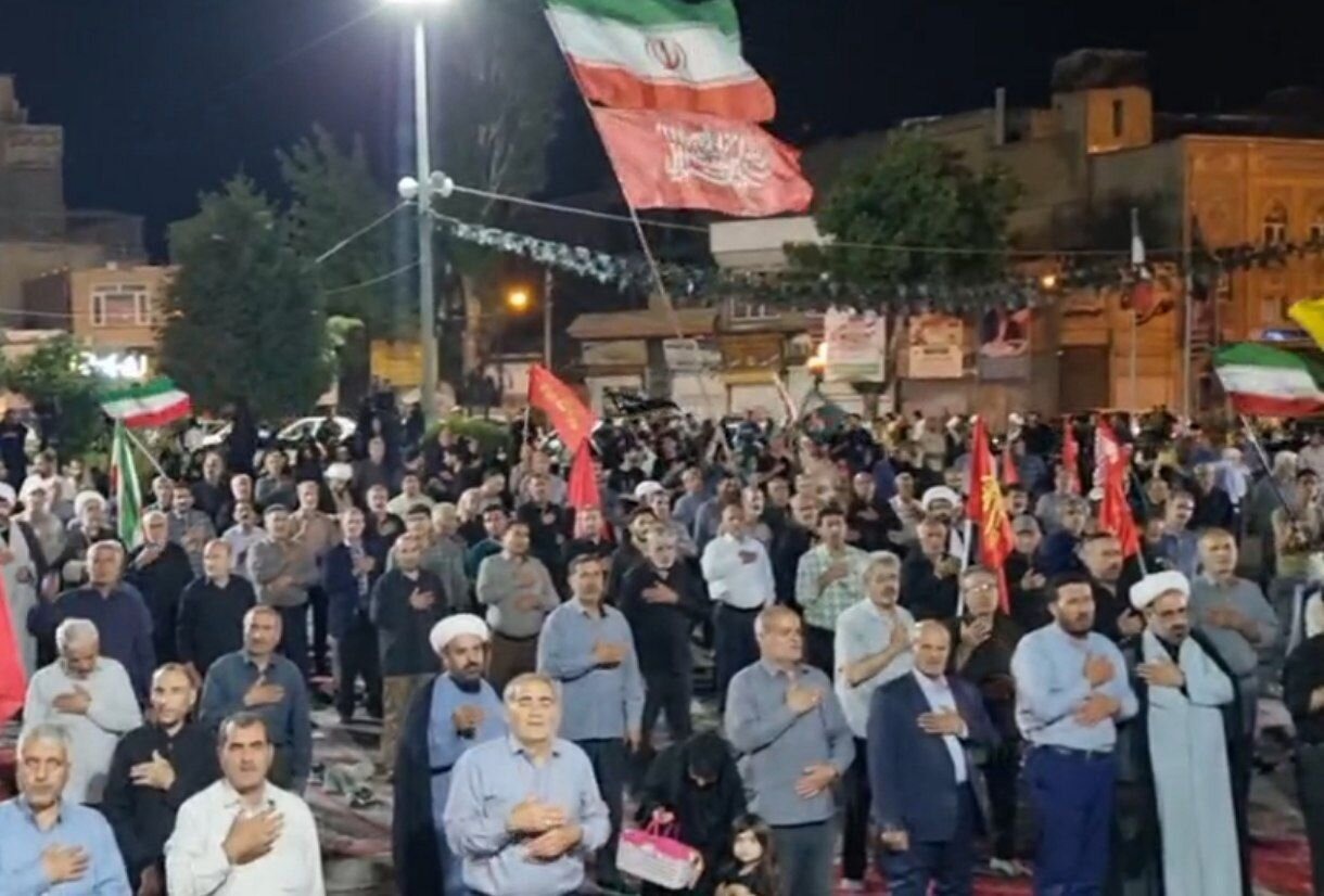 شور حسینی و حماسه انقلابی در تجمع شبانه قروه