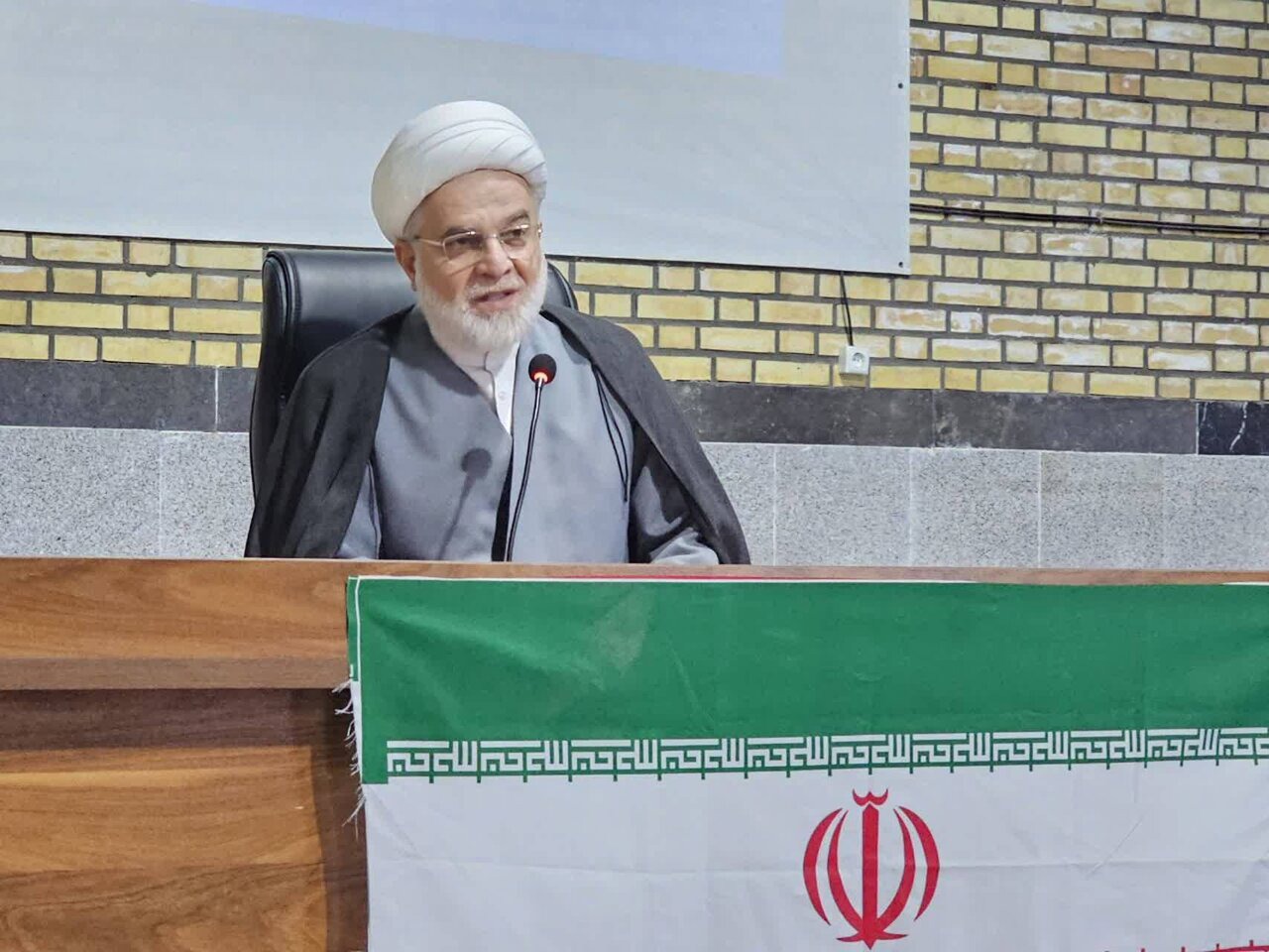 پورذهبی: خوش‌اخلاقی از مهم‌ترین عوامل جلب محبت الهی و مردمی است